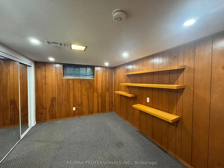 102 Paulart Dr #BASEMENT — Photo 17
