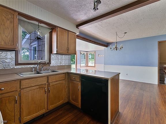 5th image of 154 Circleview Dr