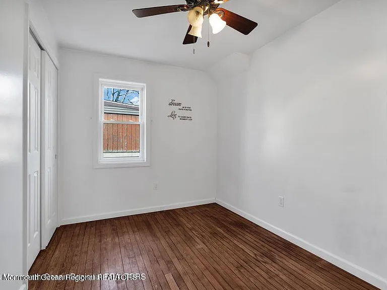 1708 Lake Dr — Photo 23