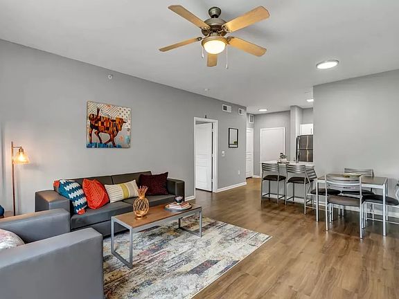 4th image of 74P S Westlake Ave #5