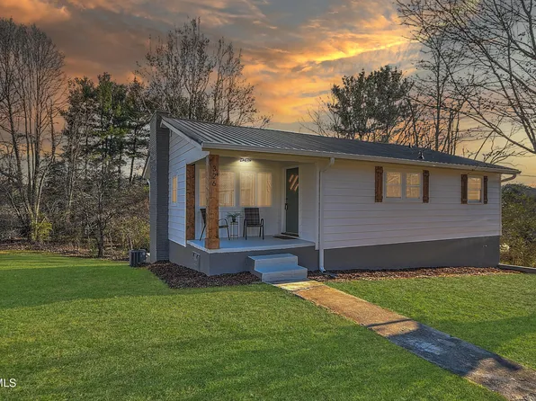 326 Walnut Trl, Bristol, TN 37620