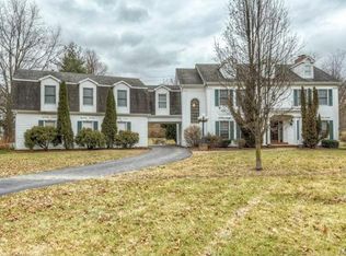 16208 Lone Cabin Dr, Chesterfield, MO 63005