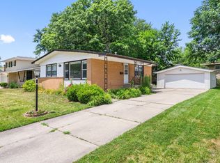 240 N Park Dr, Glenwood, IL 60425