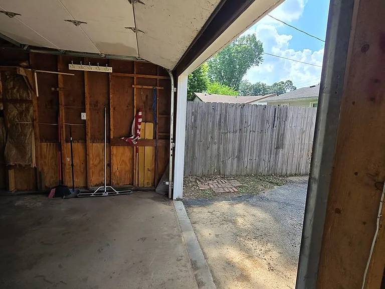 9809 Old Six Mile Ln — Photo 47