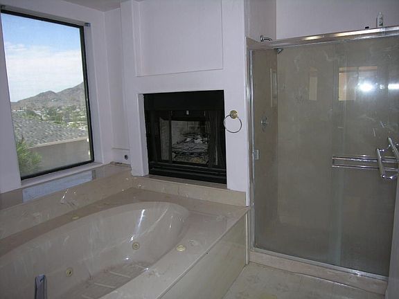 3rd image of 1543 E Mission Ln