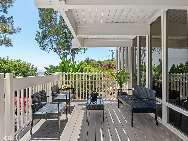 1494 Bluebird Canyon Dr — Photo 20