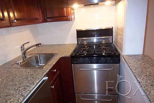 Rented by Fox Residential Group | media 3