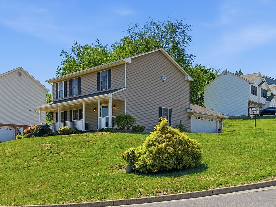 1st image of 1623 Bush Farm Dr