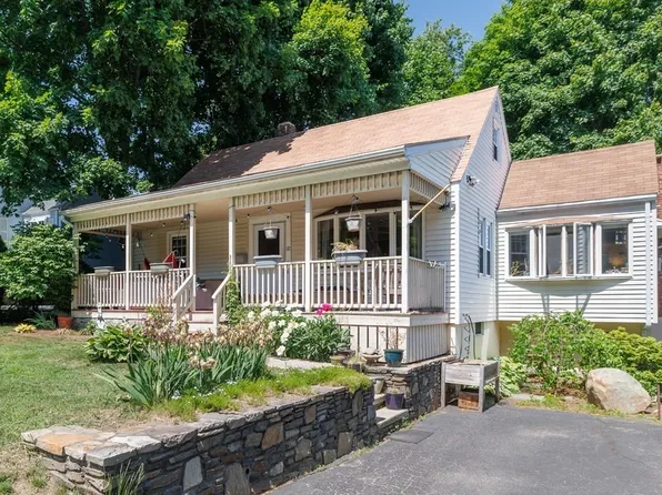 110 Chester St, Worcester, MA 01605