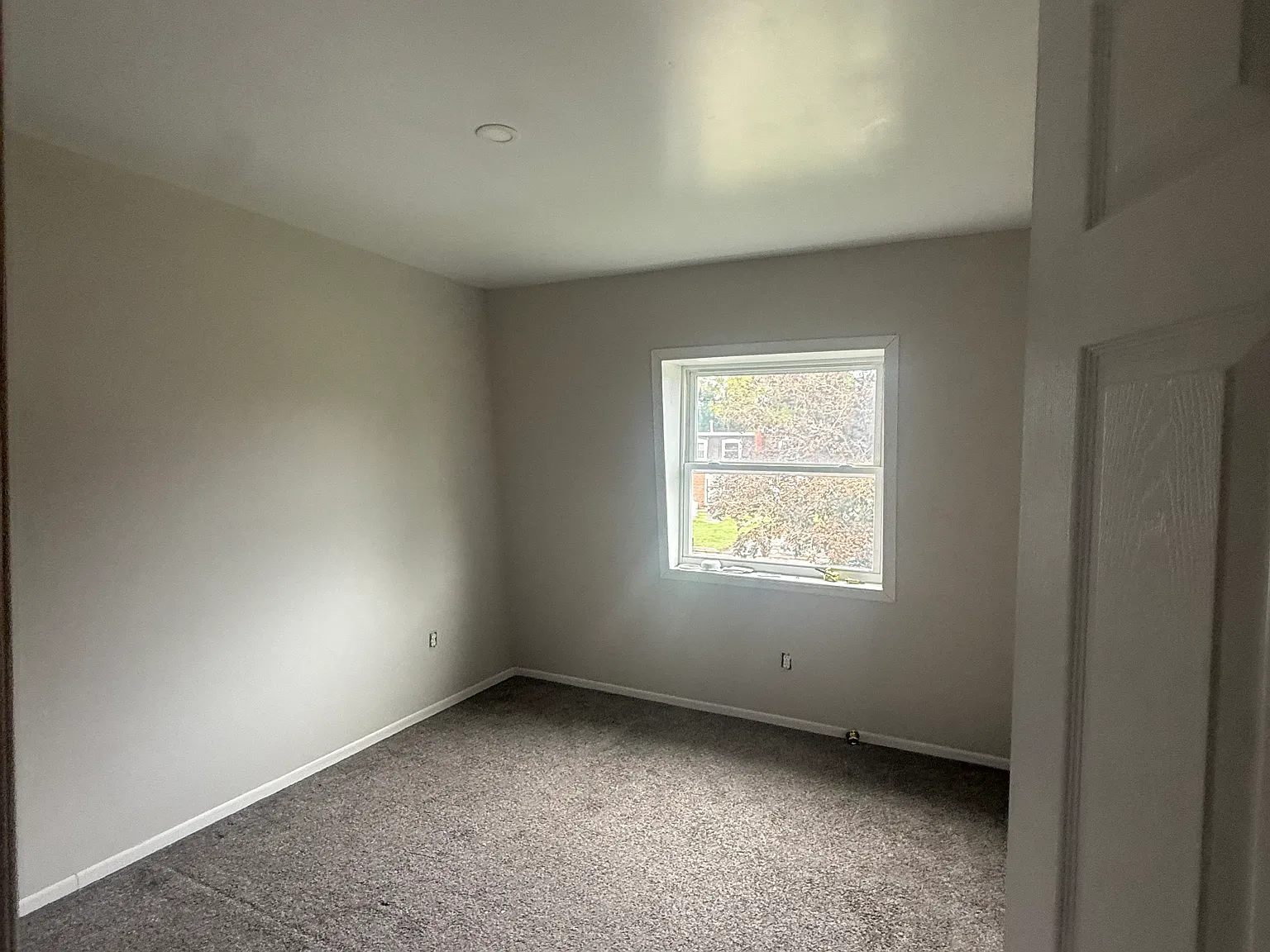 3 bed, 1.5 bath, 1500 sqft, $1,200 — Photo 4
