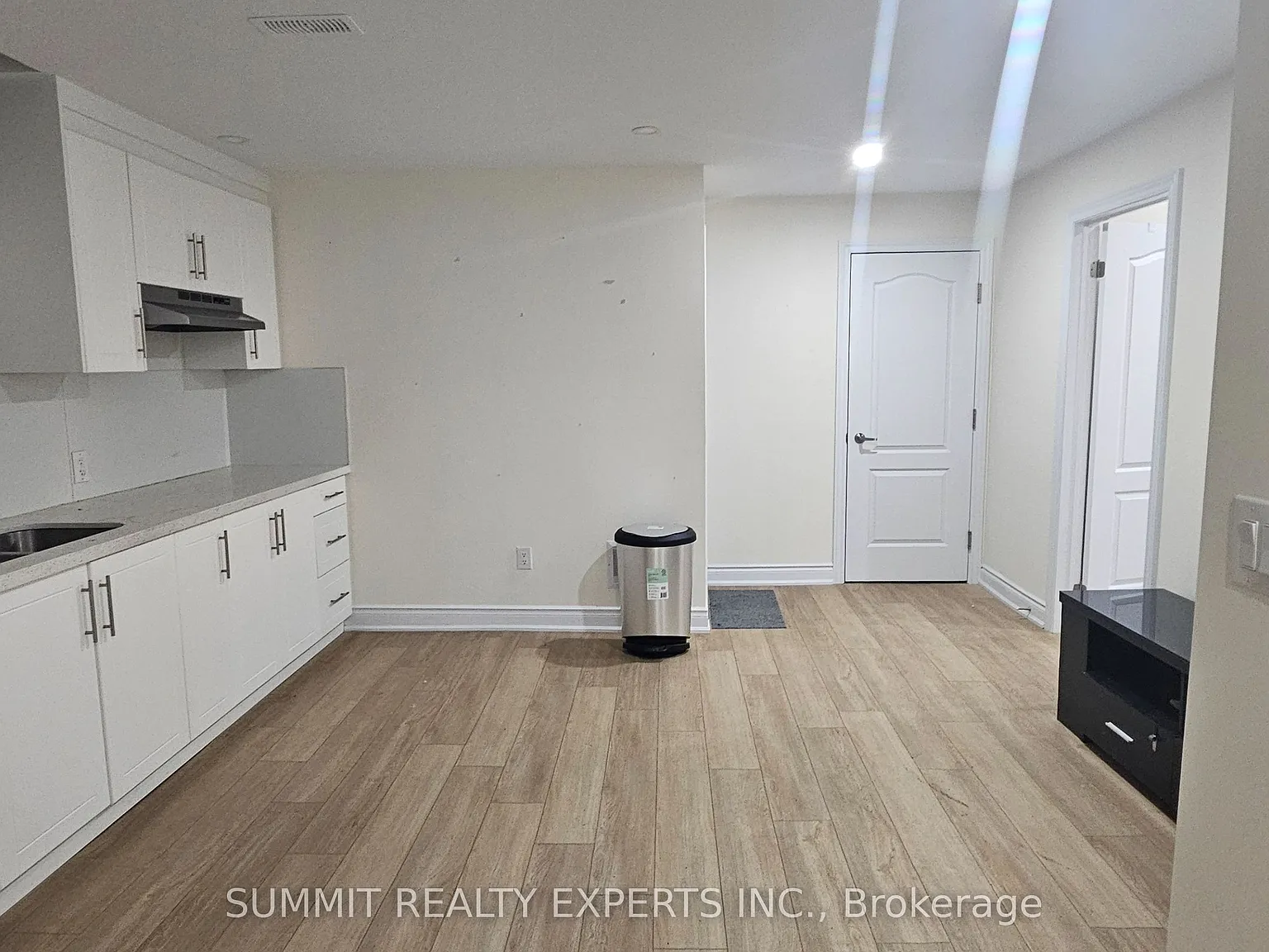 1 bed, $1,000 — Photo 3