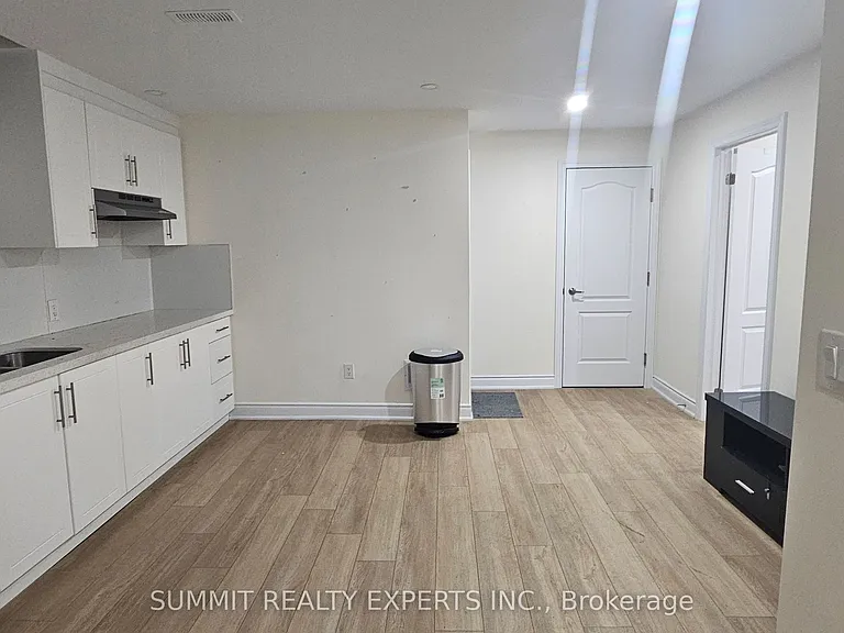 27 James Walker Ave — Photo 3
