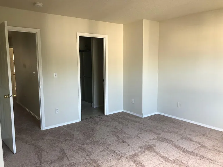 333 SE Brookwood Ave — Photo 9