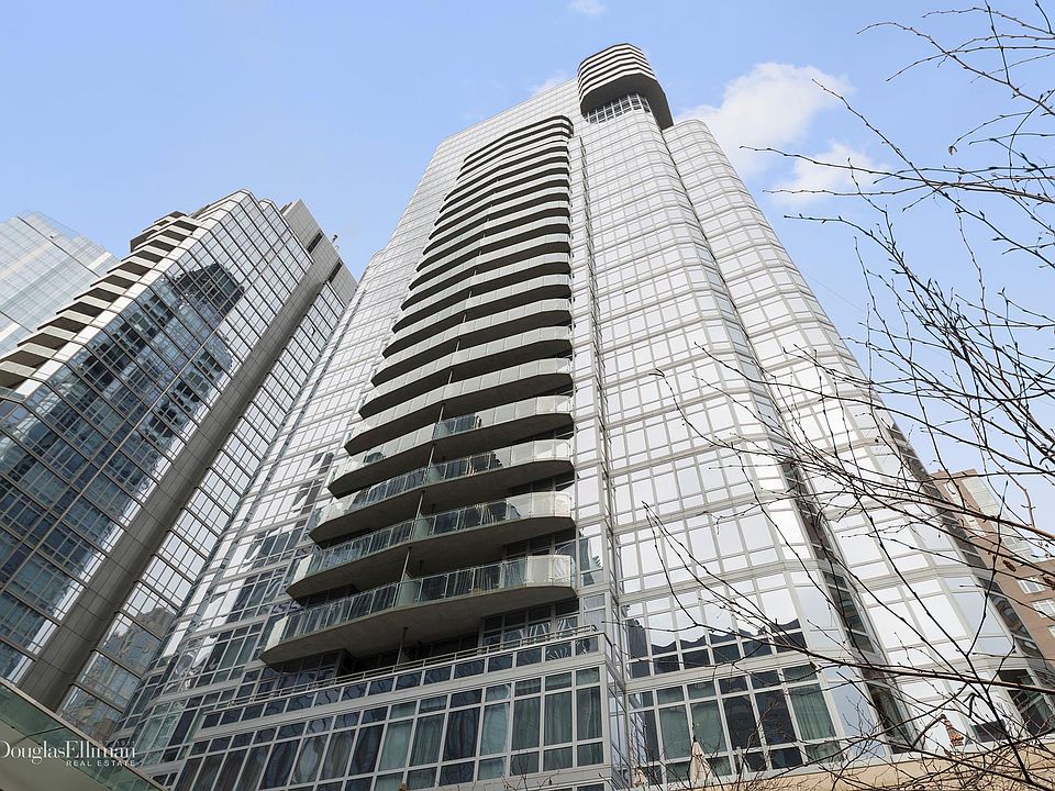 1st image of 555 W 59th St APT 15E
