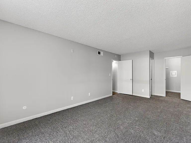Prado Apartments — Photo 66