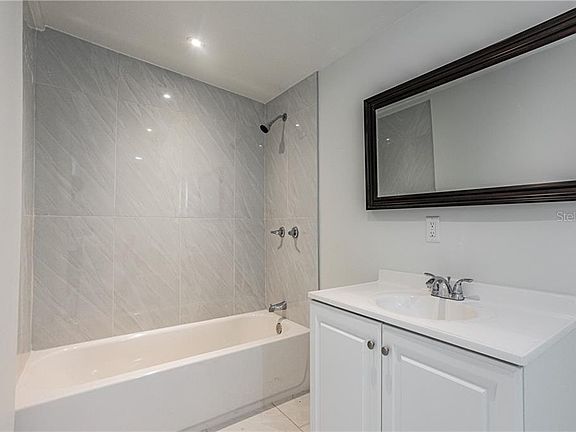 4th image of 1558 Tallahassee Blvd