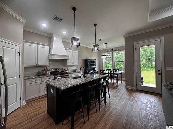 5th image of 273 Oak Alley Dr