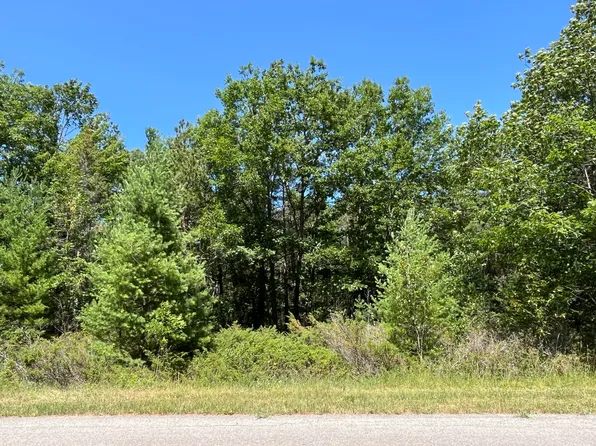 L-403 404 Woodhaven Cir, Presque Isle, MI 49777