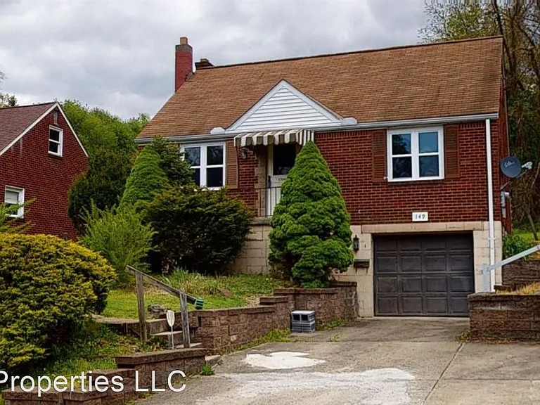 149 Parkwood Rd — Photo 3