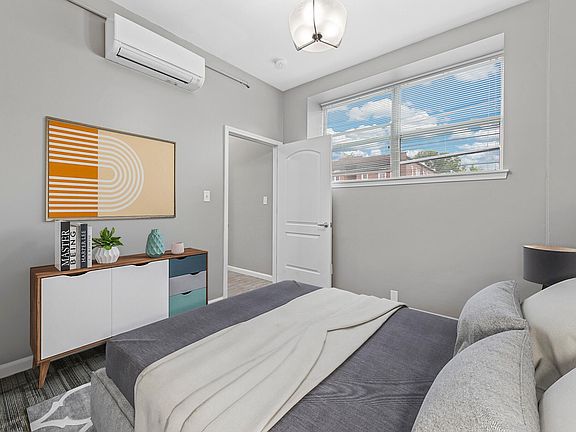 3rd image of 4242 Lindell Blvd Floor 2-209