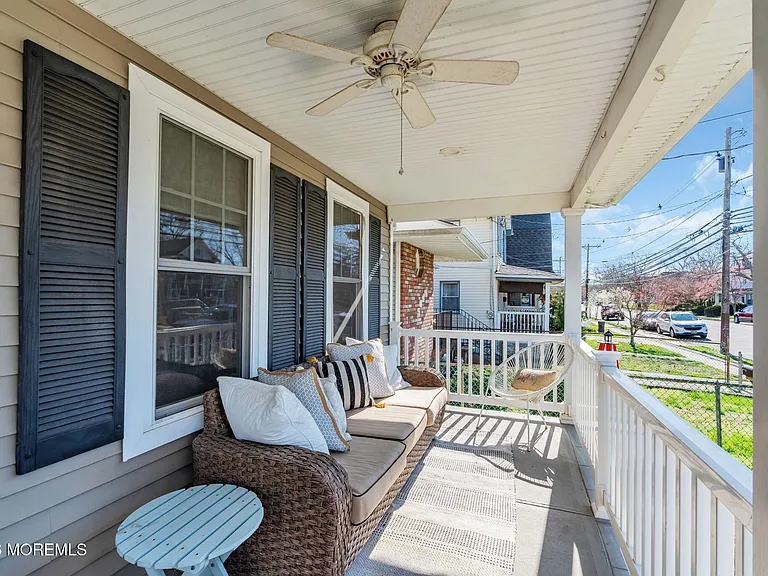 510 Lareine Ave — Photo 3