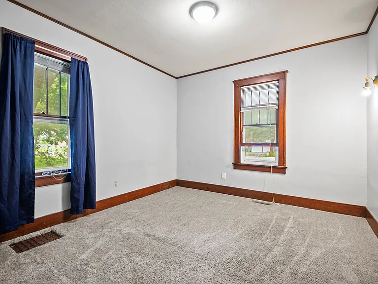 820 S Grove Ave — Photo 16