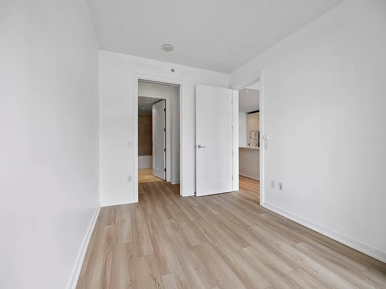 1661 Ontario St #611 — Photo 9