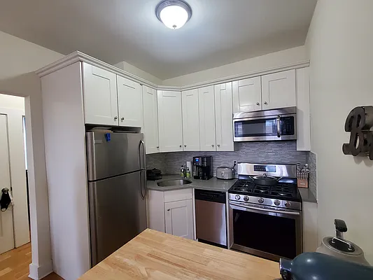 Rented by Frank Valvo Real Estate | media 6