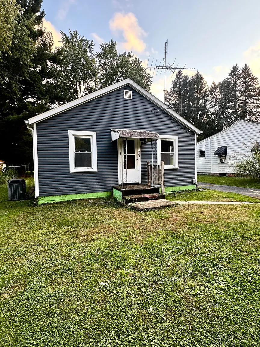 1530 1st St photo 1