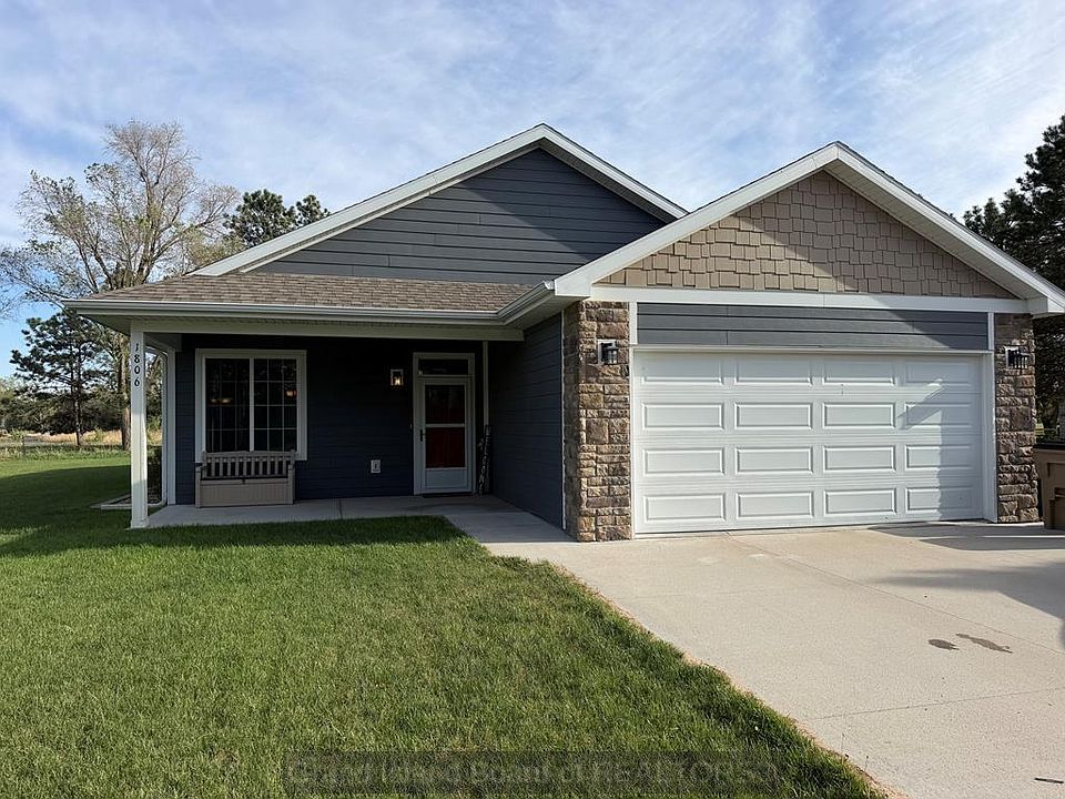 1st image of 1806 Lakeview Dr
