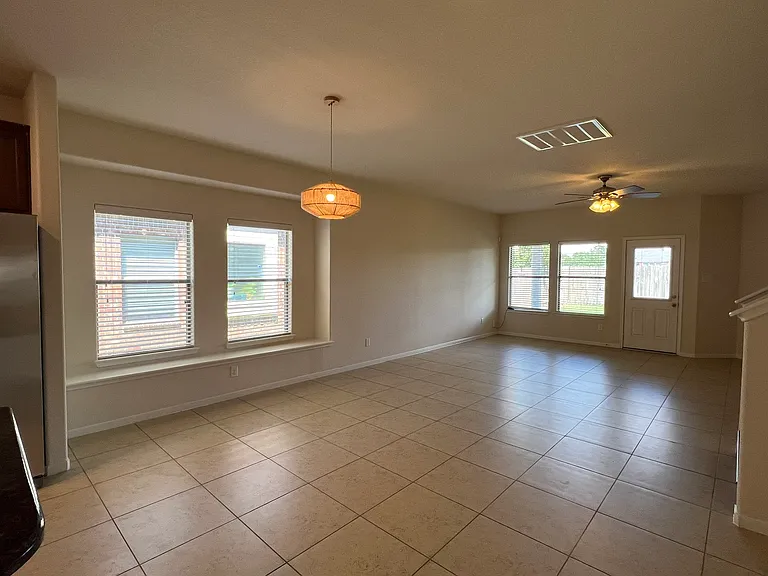 25411 Lisburn Dr — Photo 10