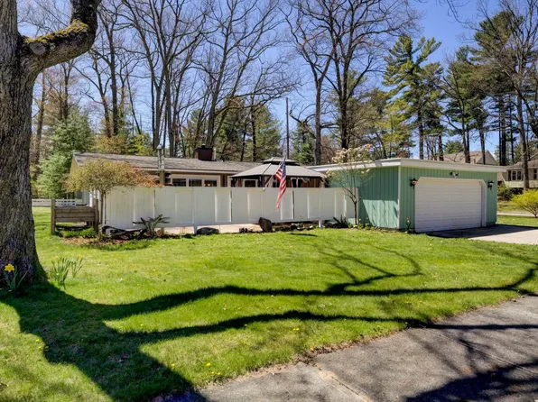 1902 Iroquois St, Traverse City, MI 49686