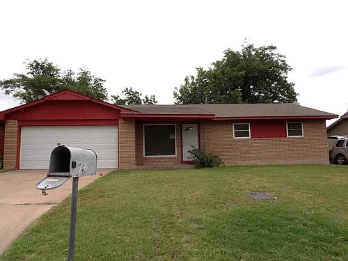 2415 NW 42nd St Photo 1