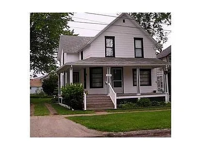 109 W Steel St photo 1