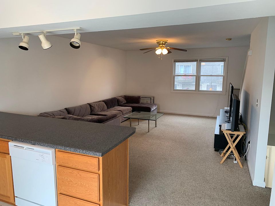 1st image of 14 Silver Creek Dr #14