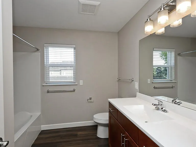 27 10th St W #1 — Photo 11