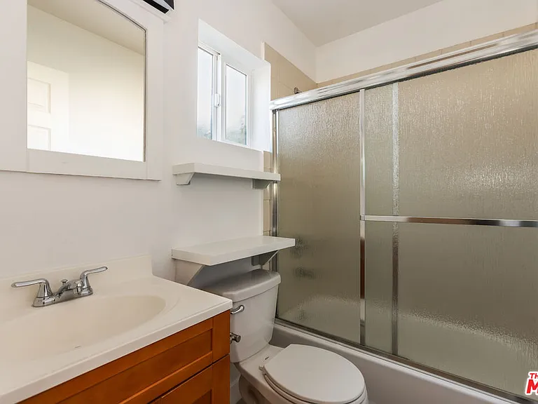 1206 N Beachwood Dr — Photo 15