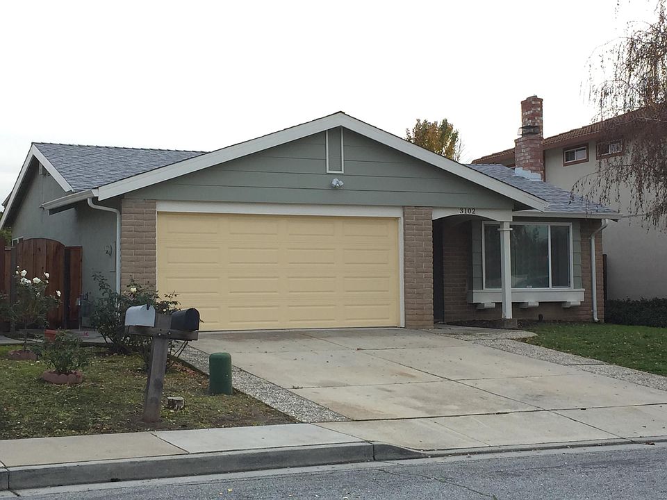 1st image of 3102 Woods Way