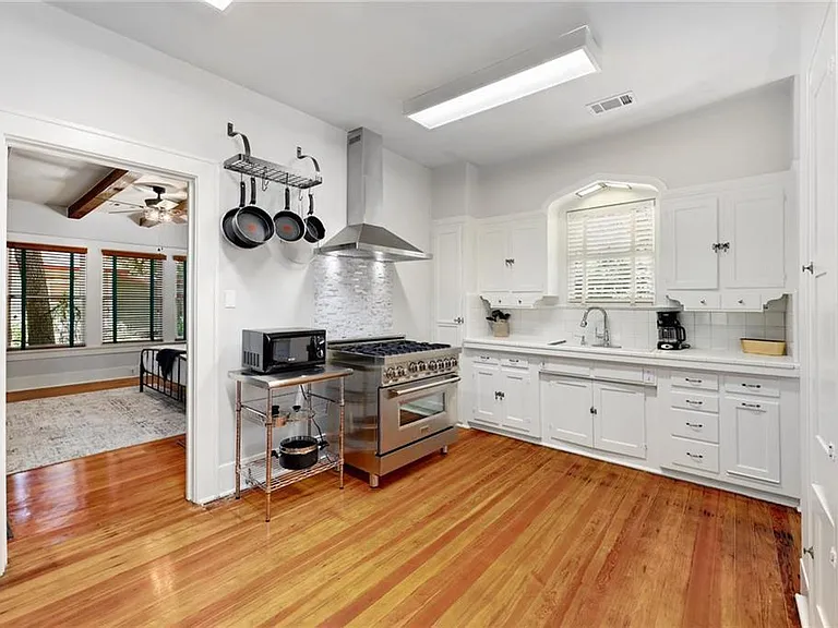 1604 S Main St — Photo 13