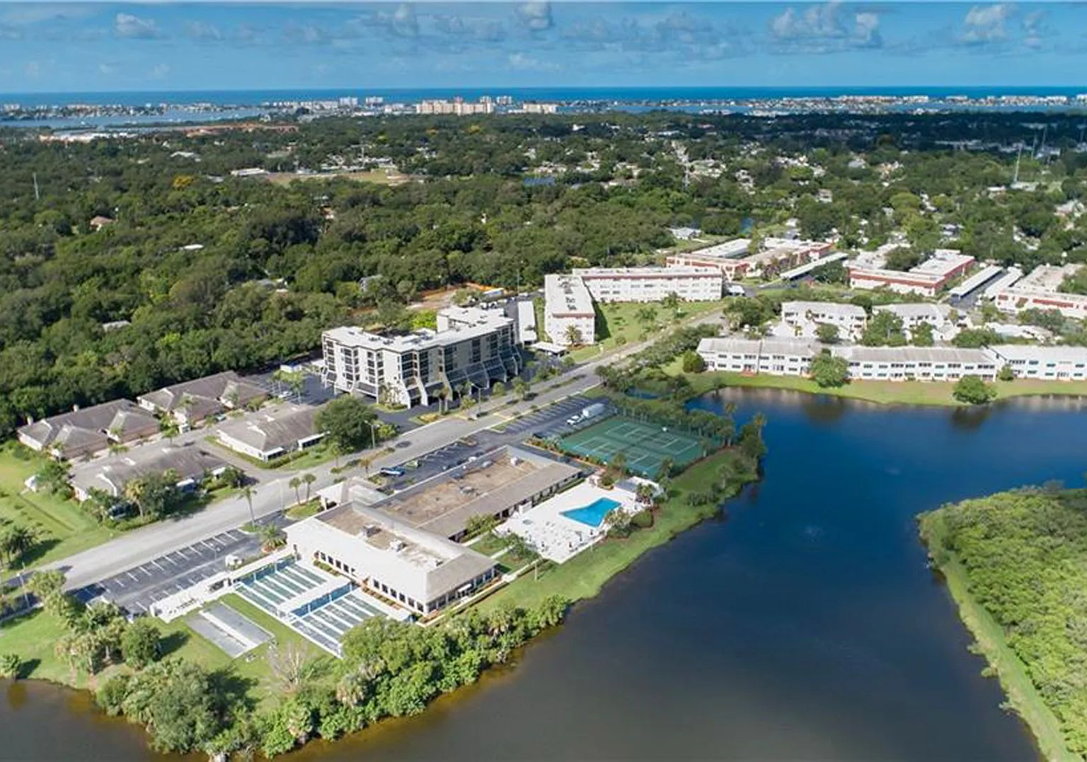 Long Bayou Condominiums — Photo 1