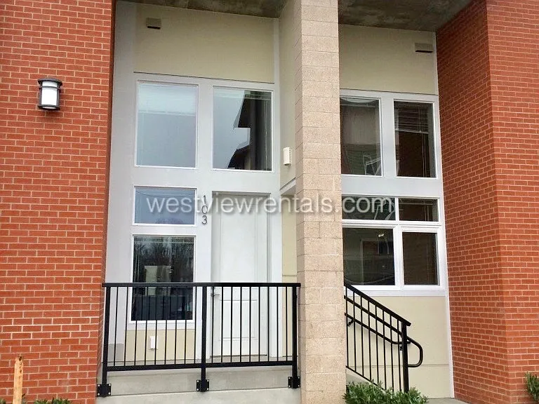203 E Laurel St — Photo 412