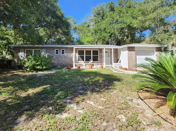 121 Anderson Dr, Mary Esther, FL 32569