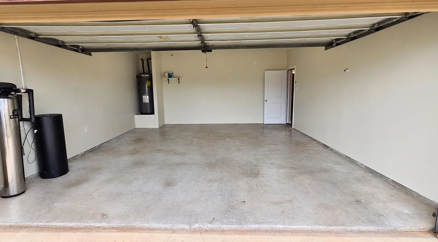 3 bed, 2.0 bath, 1570 sqft, $2,200 — Photo 4