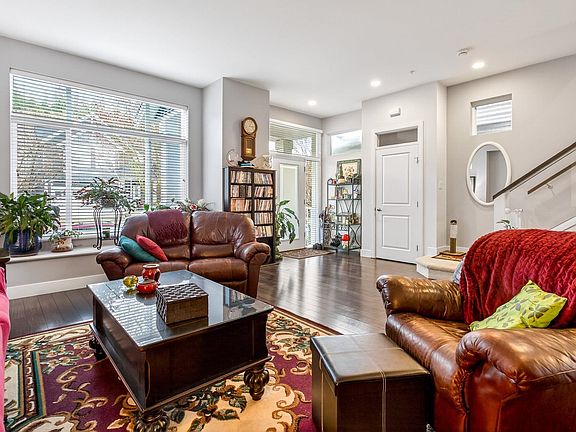 5th image of 10473 Robertson St