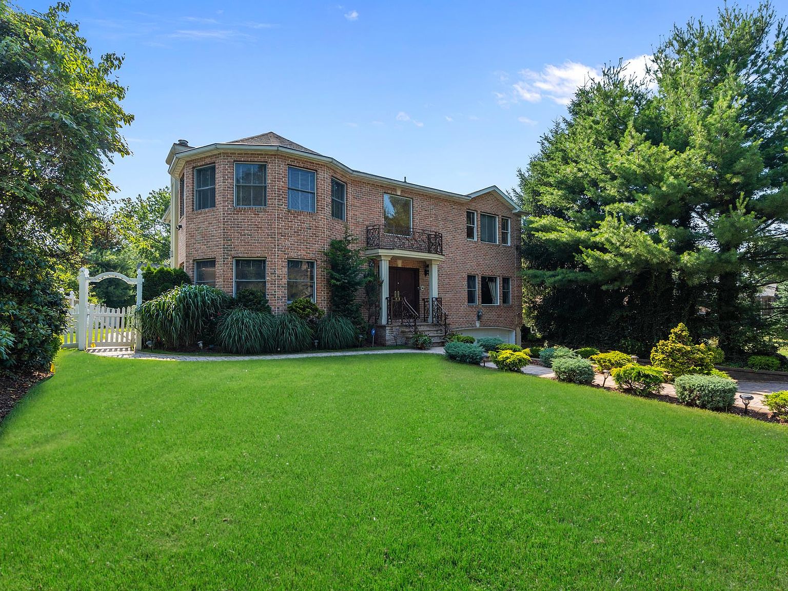 41 Ridge Dr E, Roslyn, NY 11576 Zillow