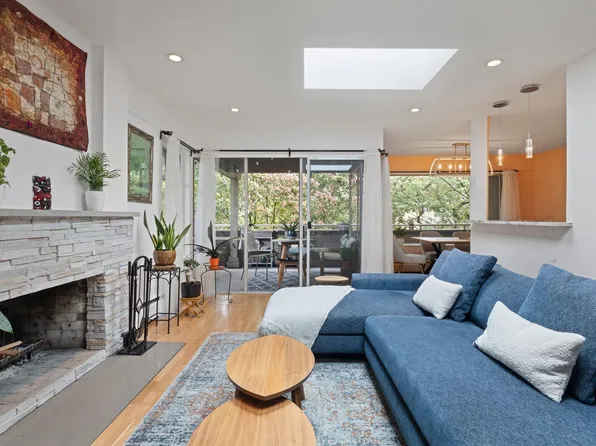 1777 W 13th Ave #304, Vancouver, BC V6J 2H2
