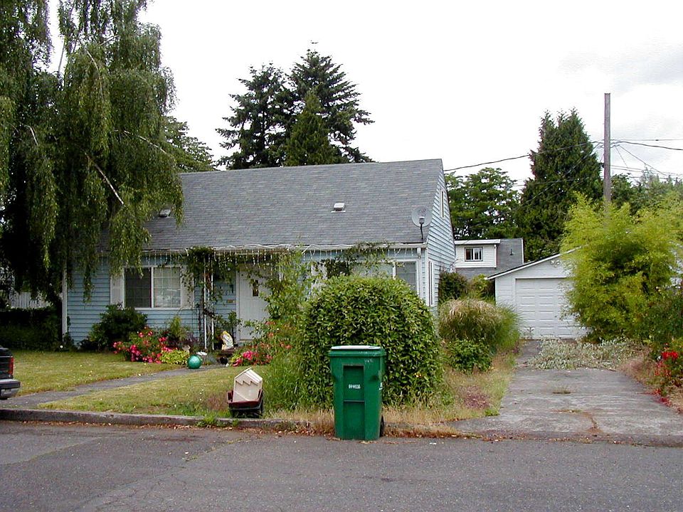 1st image of 2614 E 26th St