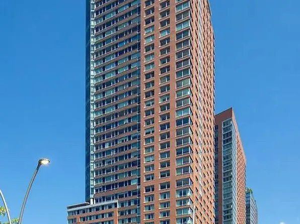 10 Little St W #16A, Brooklyn, NY 11201