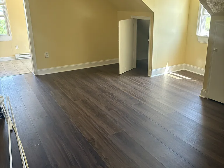 1208 Daniels Ave — Photo 8