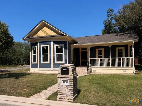 1430 N Hamilton St, Gonzales, TX 78629